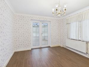 Sitting Room- click for photo gallery